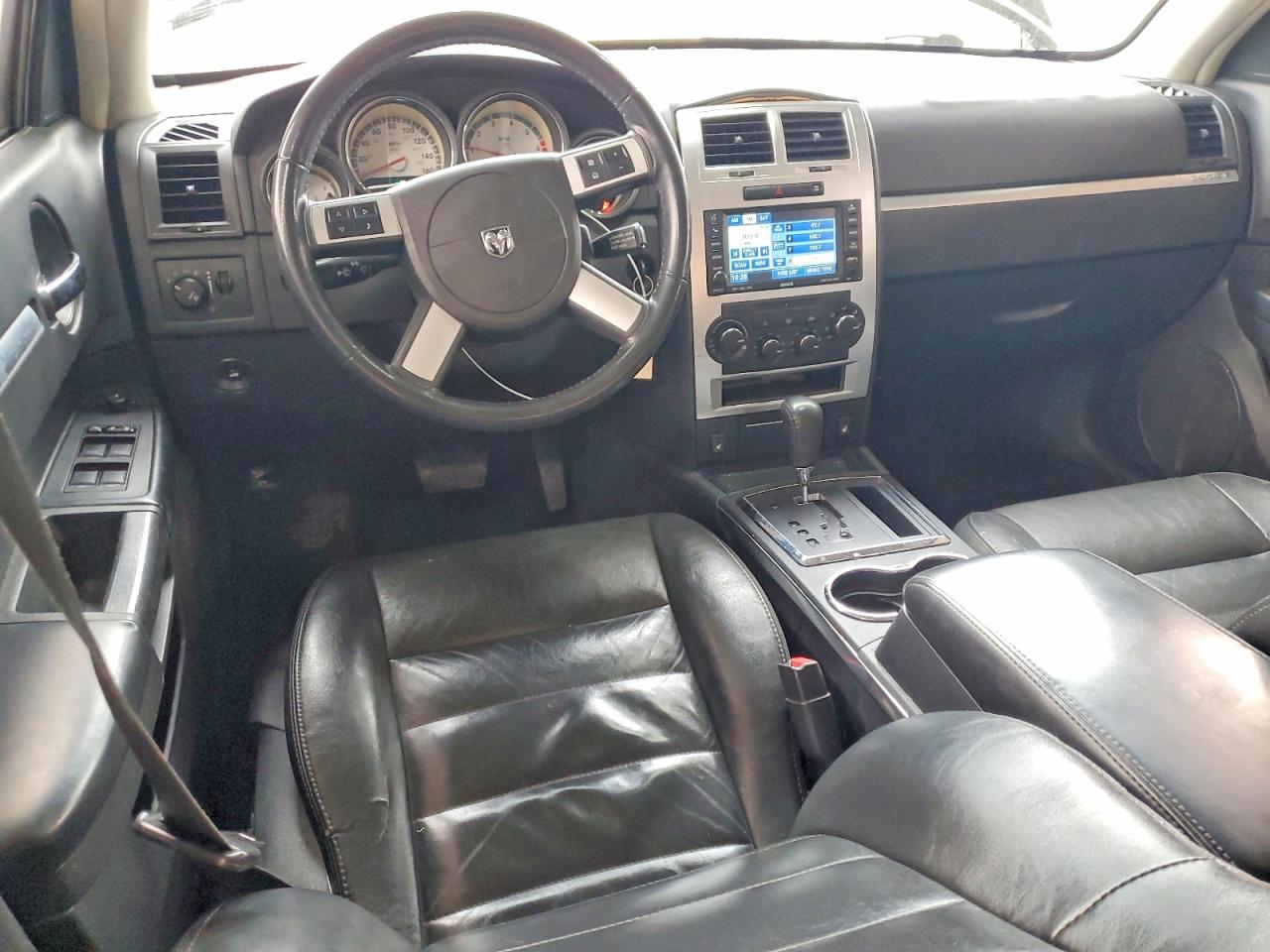 2010 DODGE CHARGER R photo 8