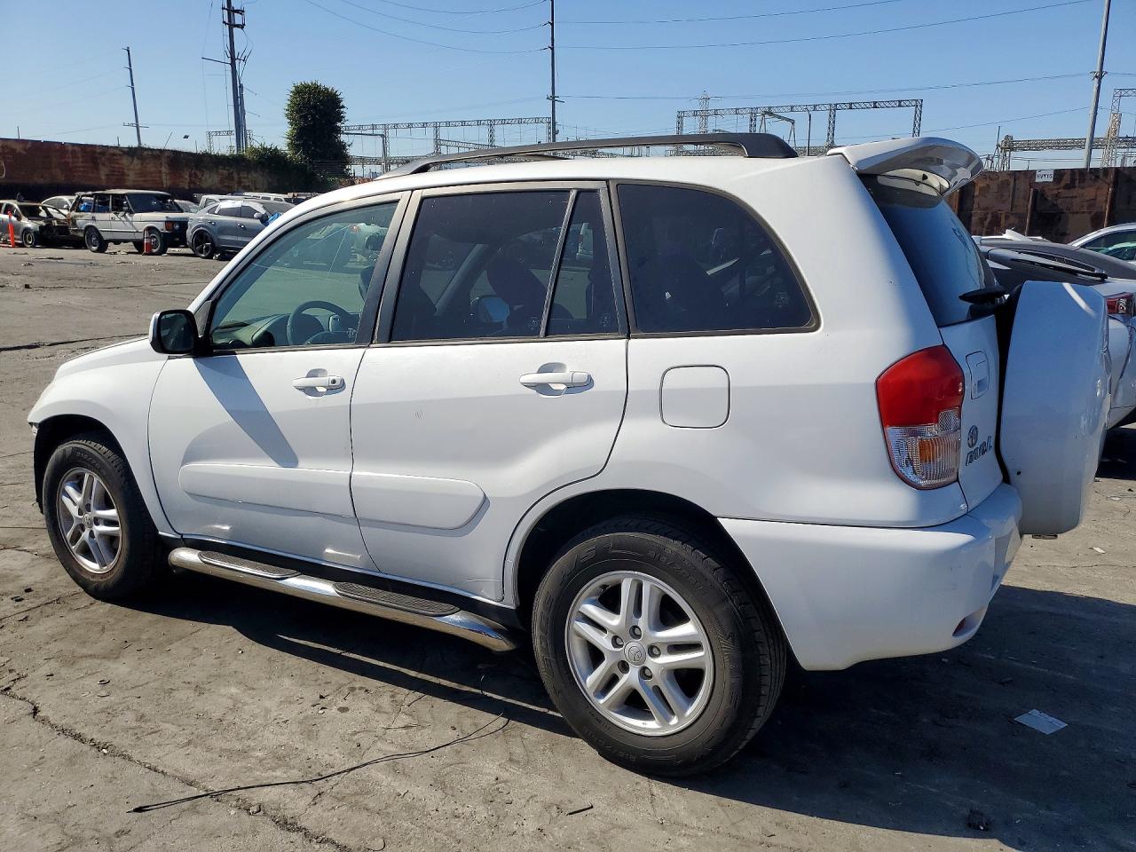 2003 TOYOTA RAV4 photo 2