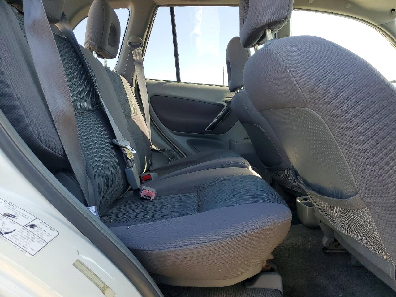 2003 TOYOTA RAV4 photo 10