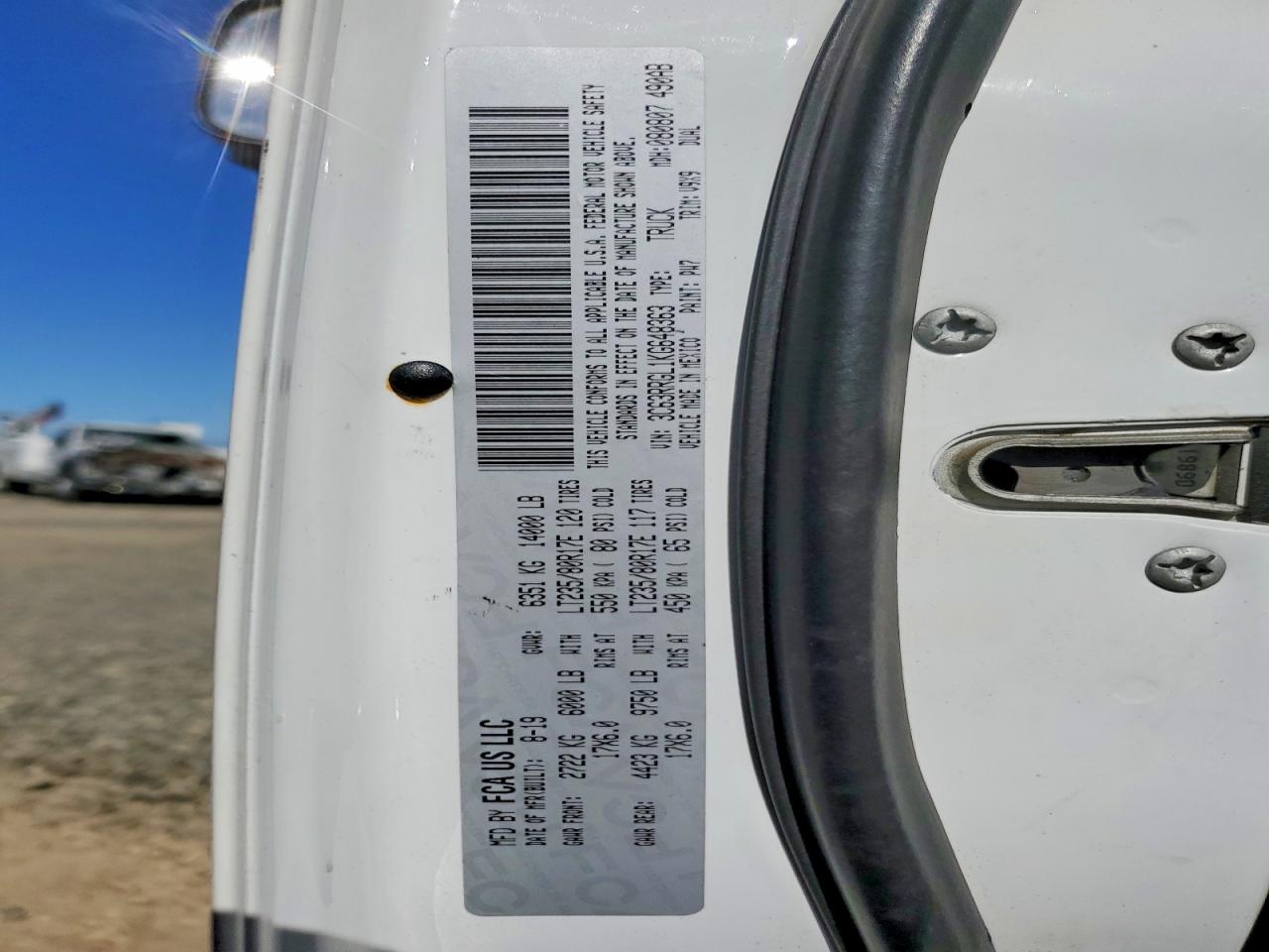 2019 RAM 3500 TRADESMAN photo 13