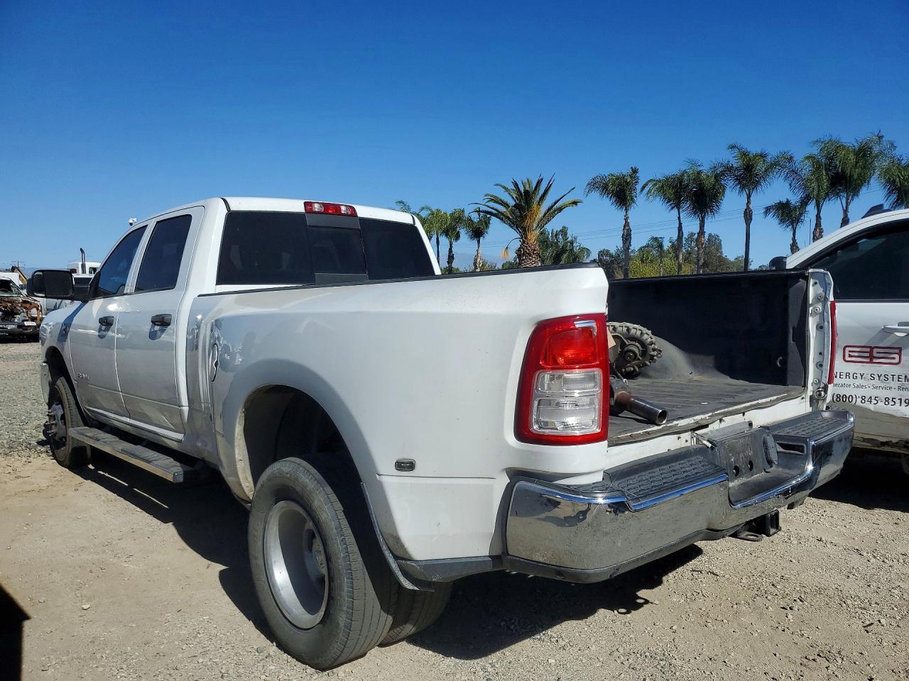 2019 RAM 3500 TRADESMAN photo 2