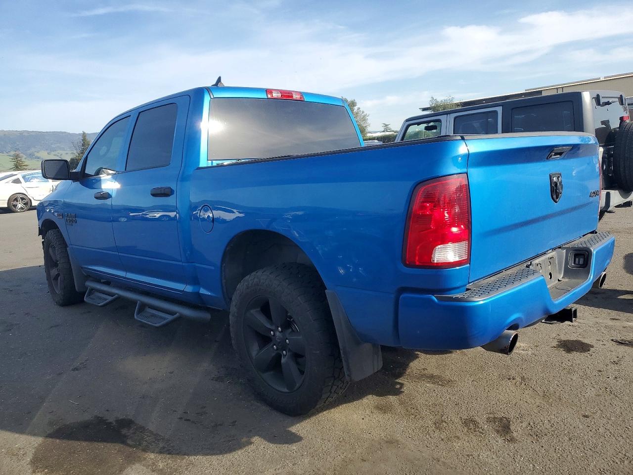 2019 RAM 1500 CLASSIC TRADESMAN photo 3