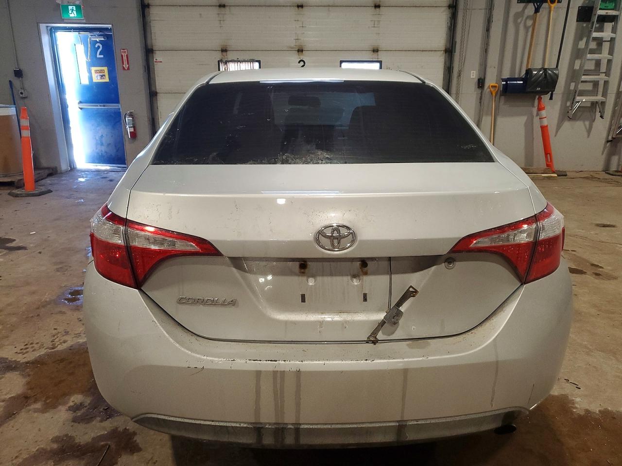 2015 TOYOTA COROLLA L photo 16