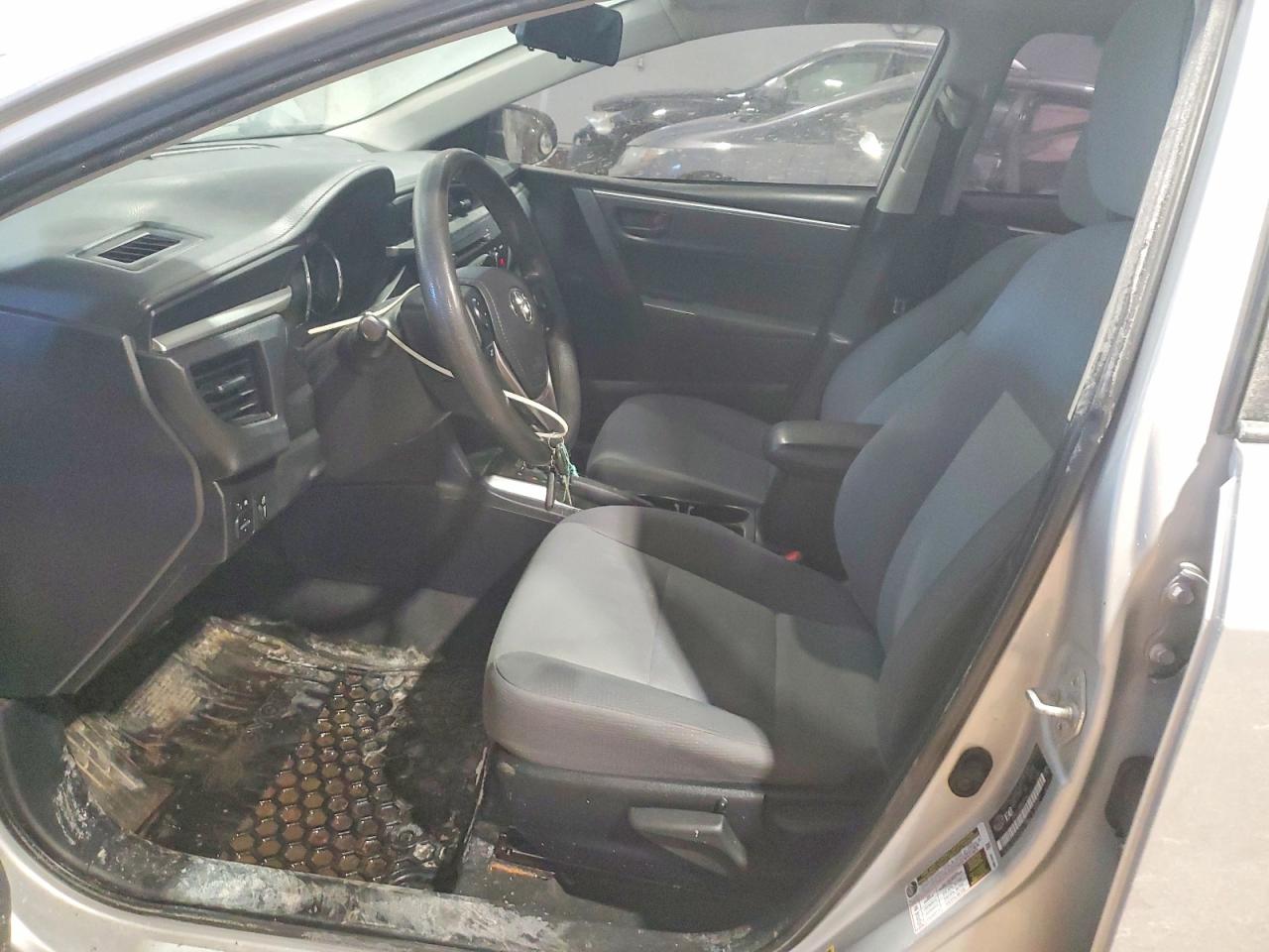 2015 TOYOTA COROLLA L photo 19