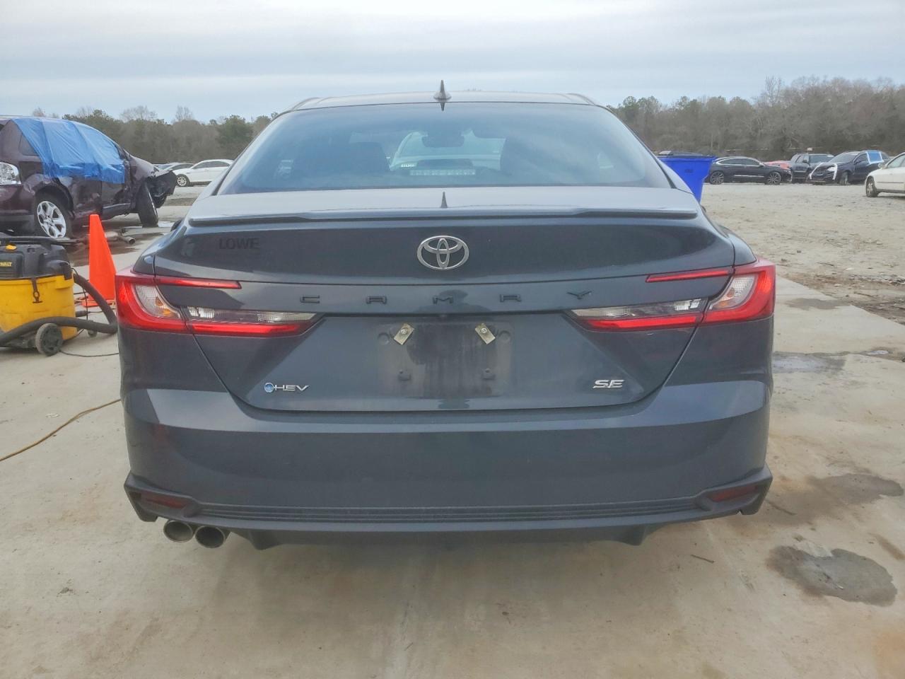 2025 TOYOTA CAMRY SE photo 11