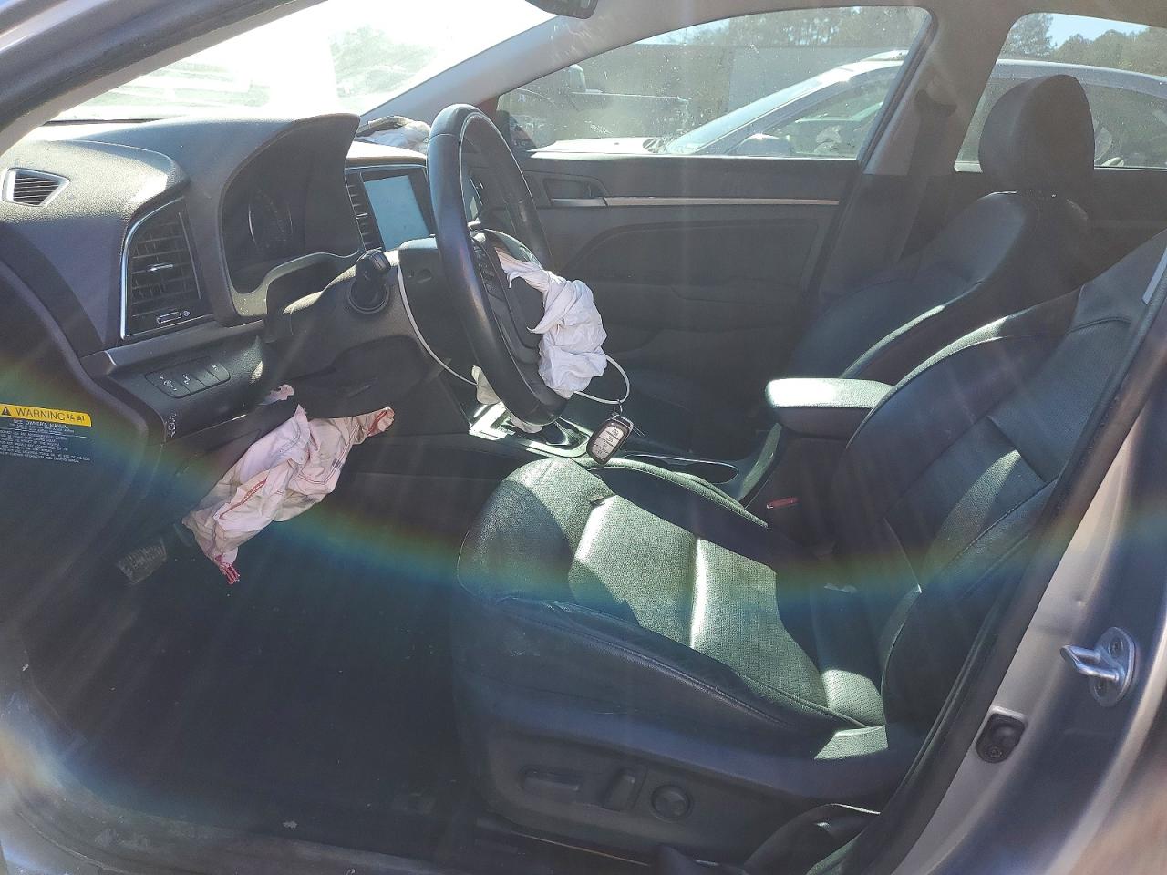 2017 HYUNDAI ELANTRA photo 13