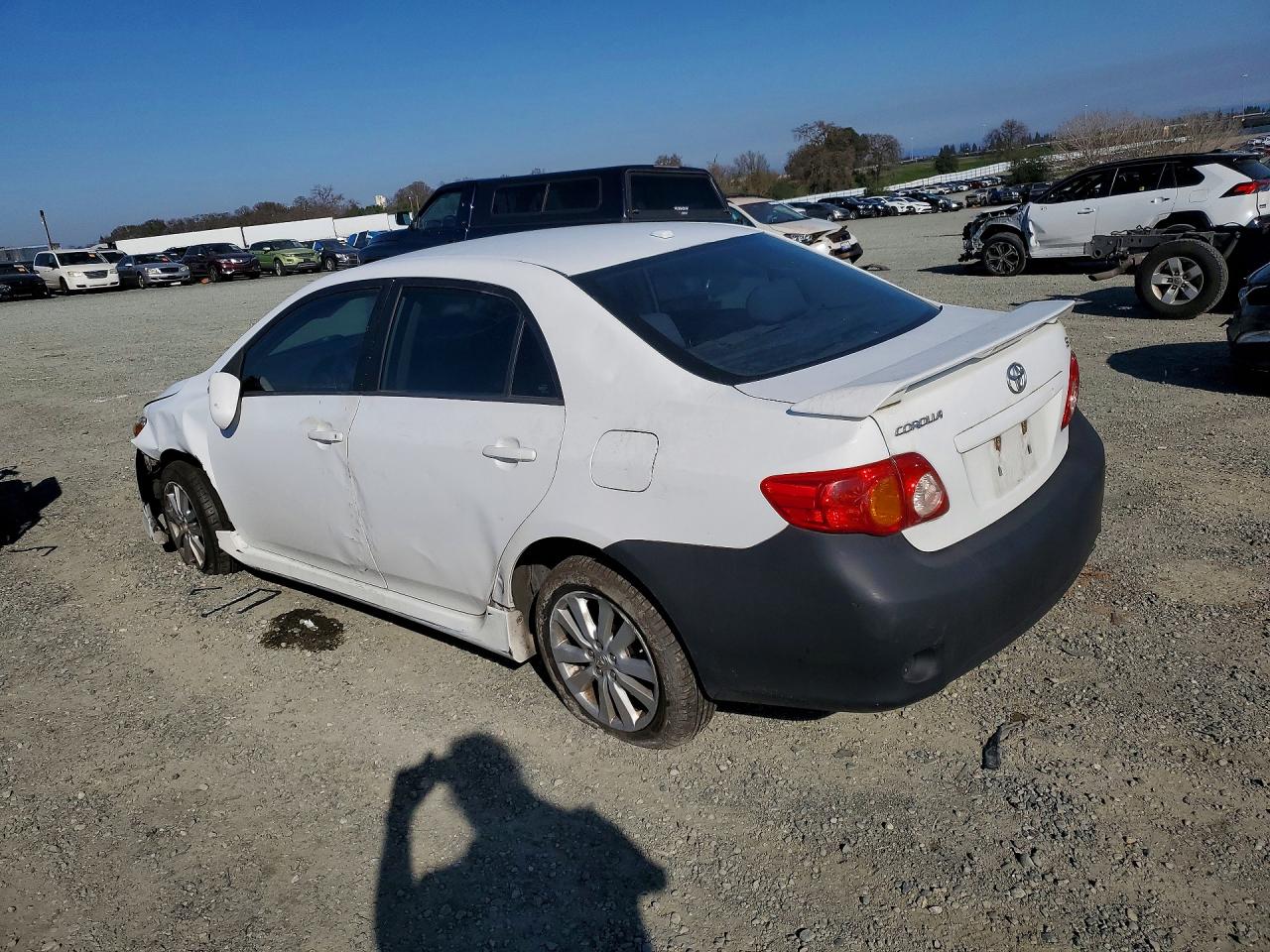 2010 TOYOTA COROLLA BASE photo 3