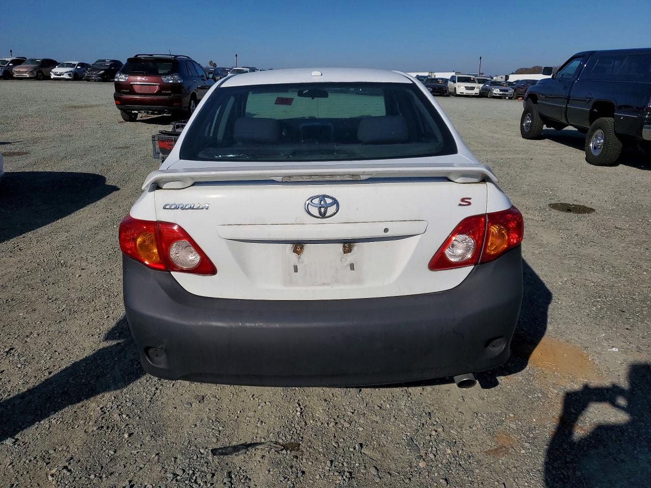 2010 TOYOTA COROLLA BASE photo 11