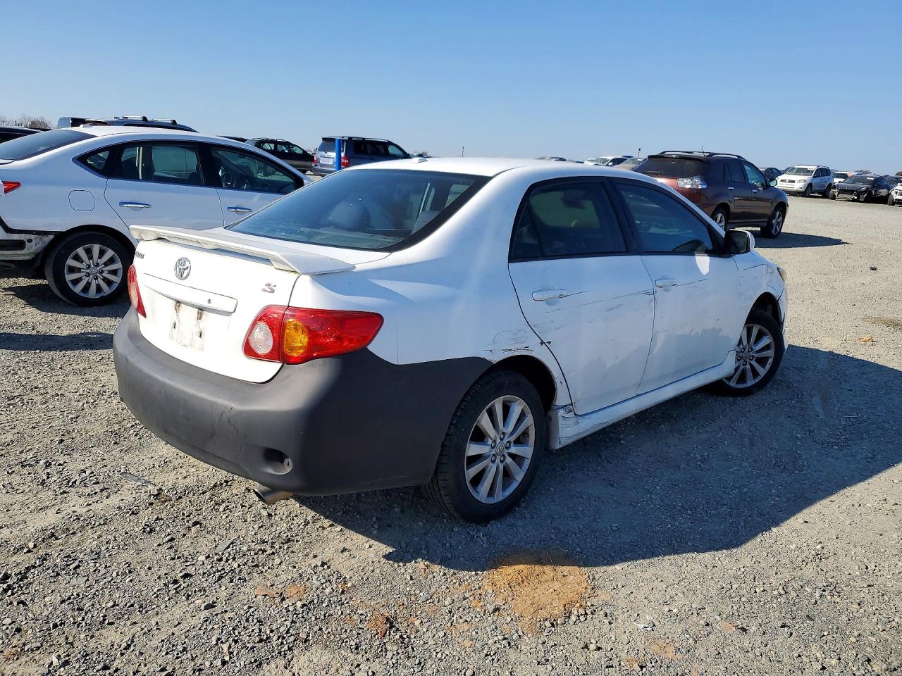 2010 TOYOTA COROLLA BASE photo 5