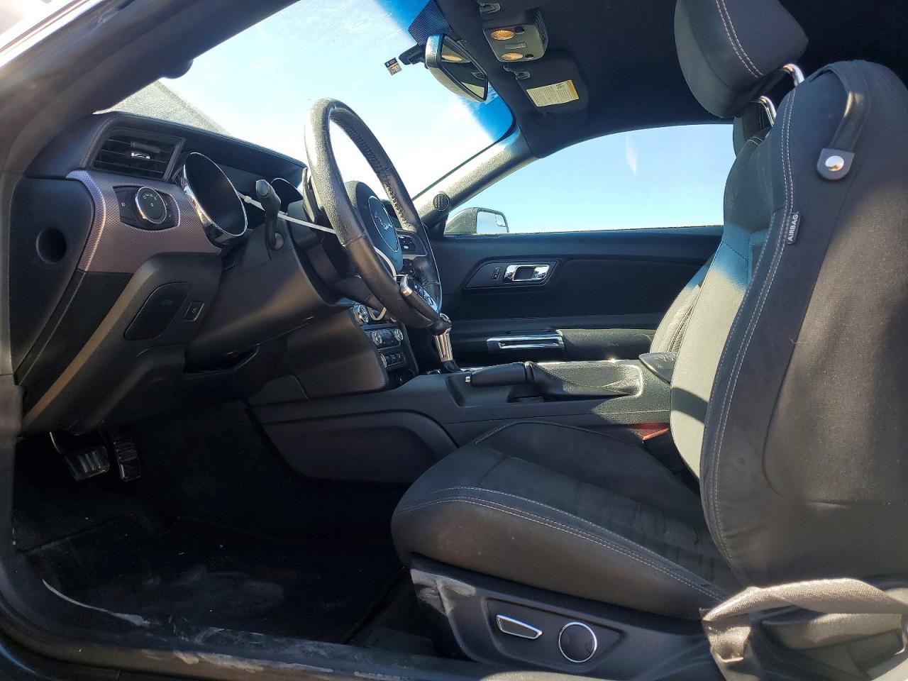 2016 FORD MUSTANG photo 13