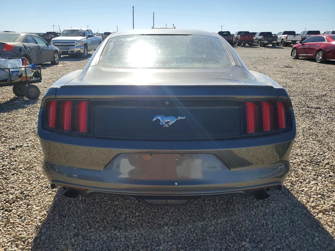 2016 FORD MUSTANG photo 11