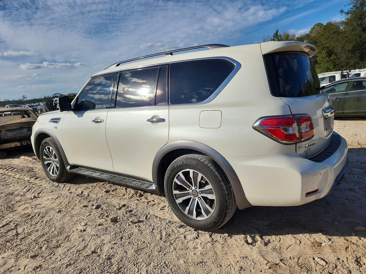 2019 NISSAN ARMADA SL photo 3