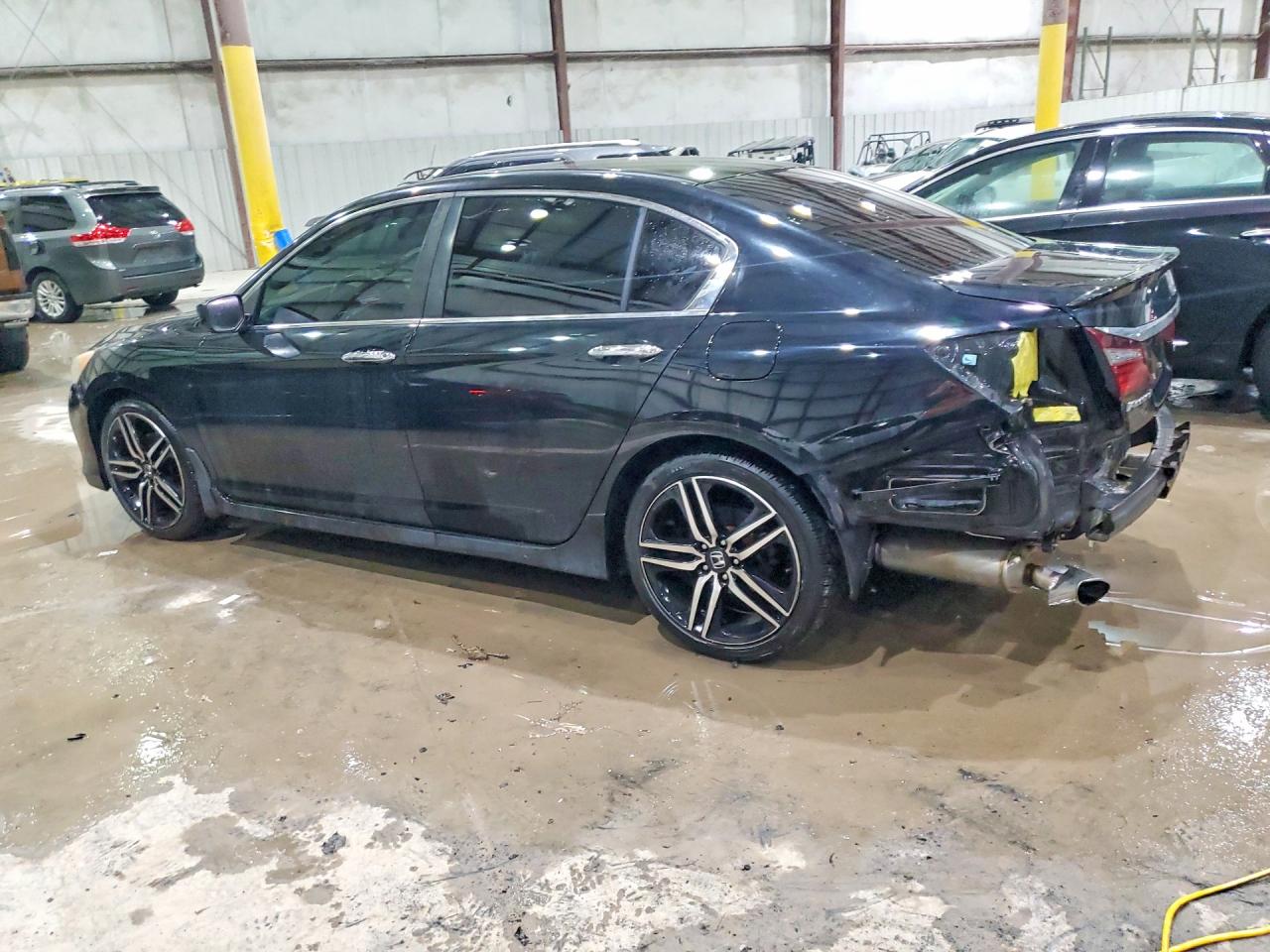 2017 HONDA ACCORD SPORT photo 3