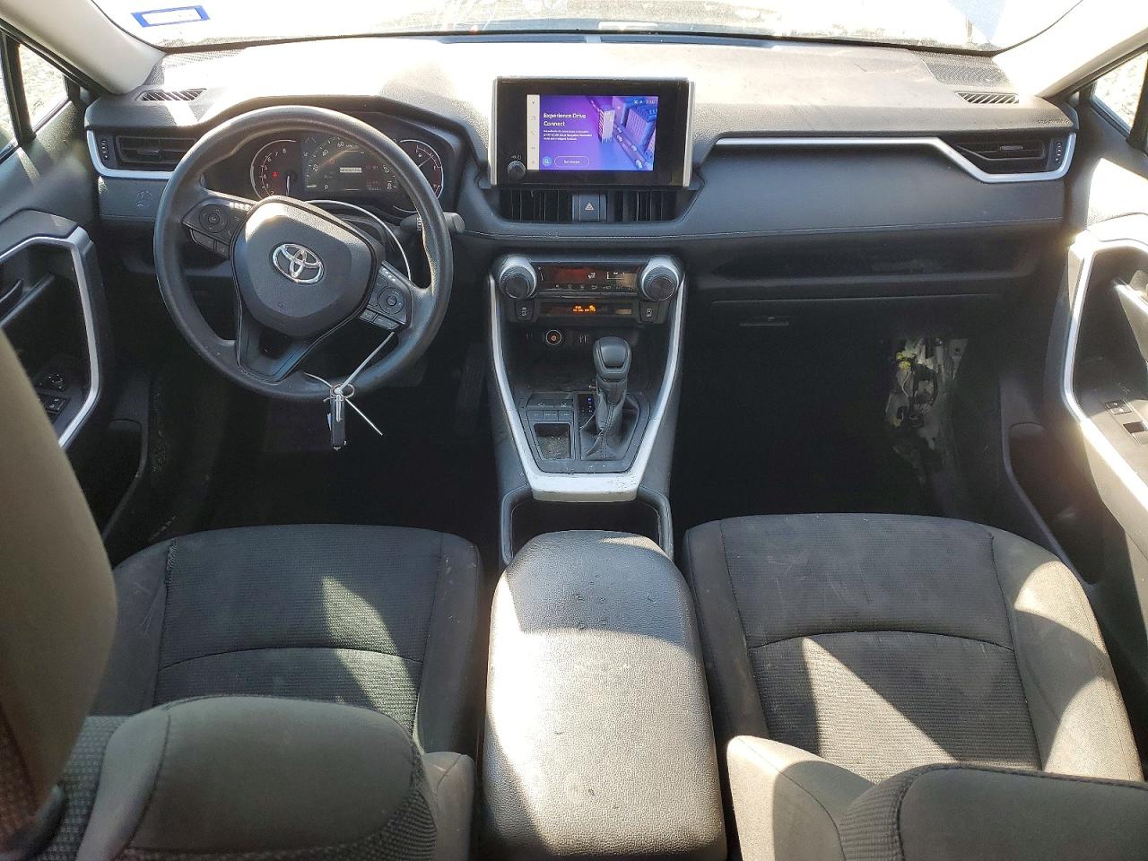 2024 TOYOTA RAV4 LE photo 8