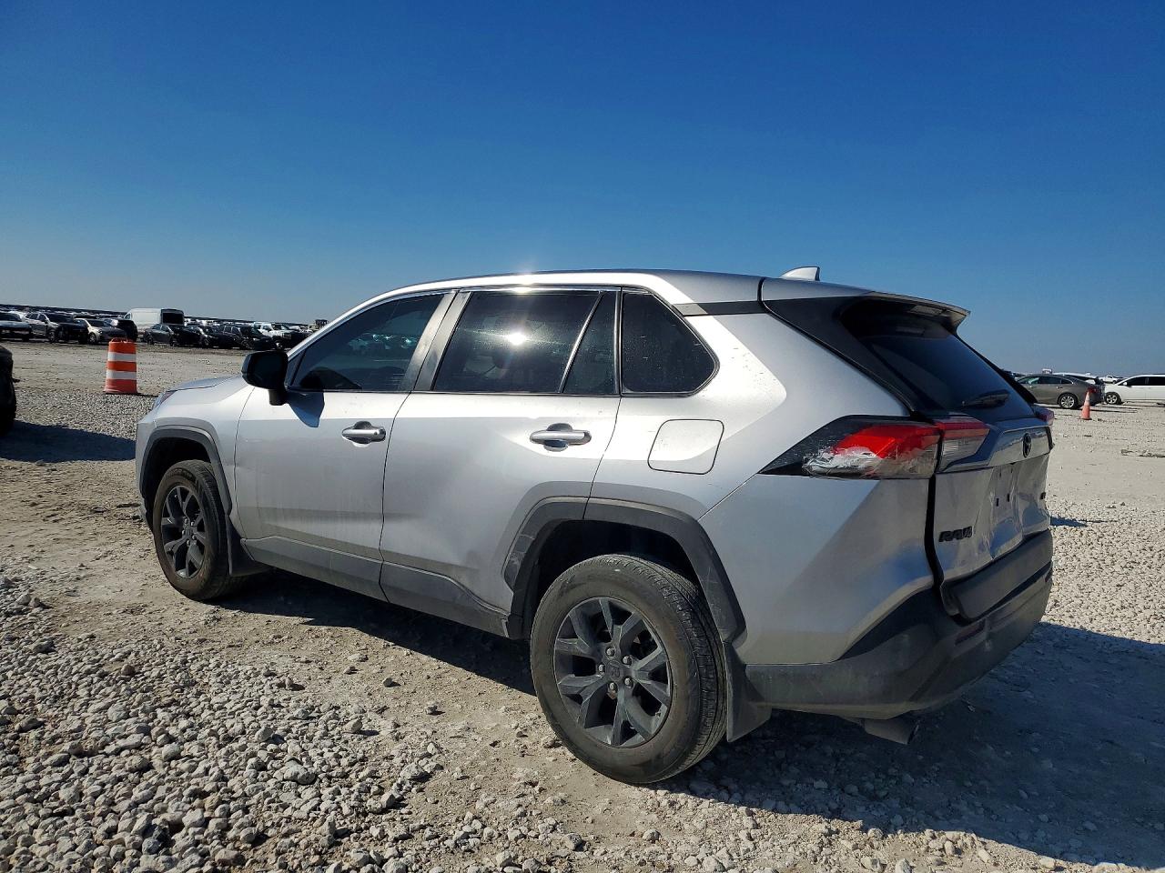 2024 TOYOTA RAV4 LE photo 2