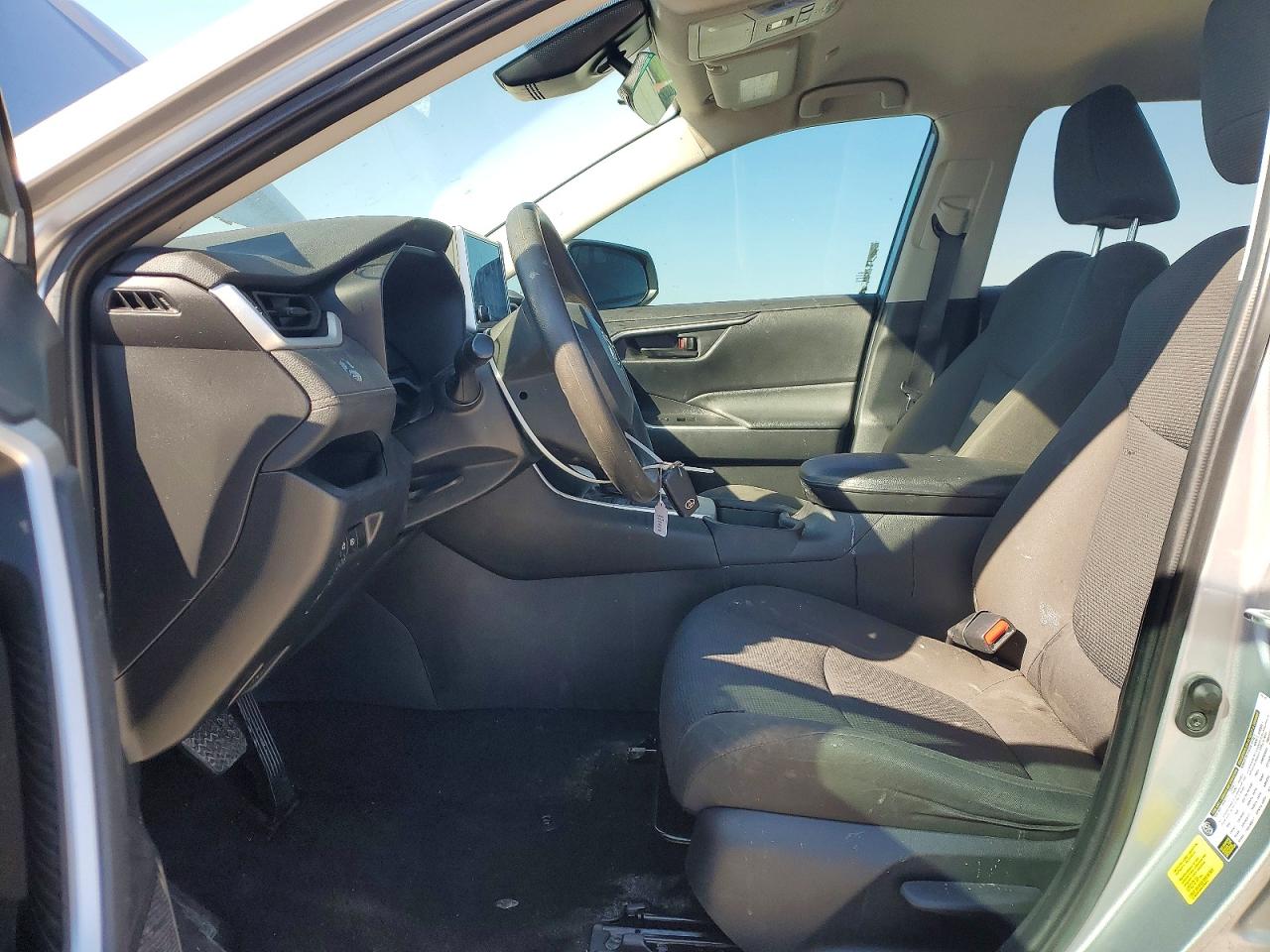 2024 TOYOTA RAV4 LE photo 7
