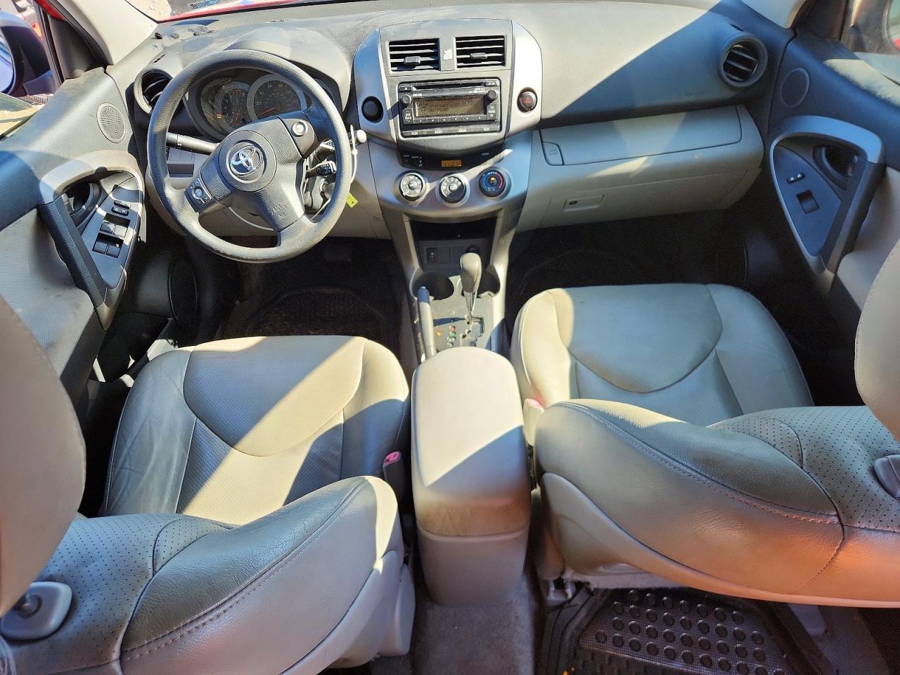 2012 TOYOTA RAV4 photo 8