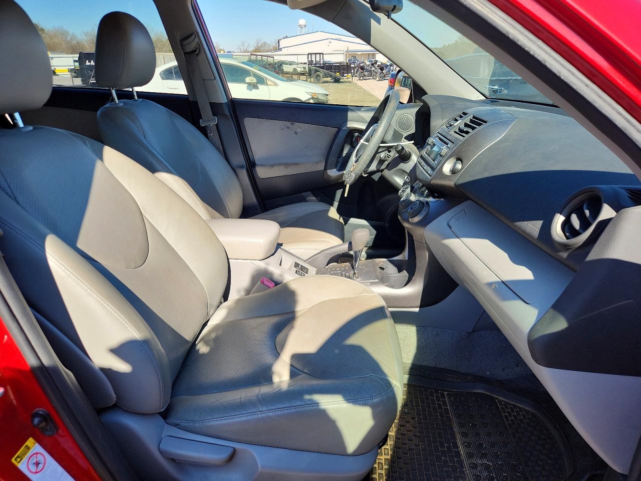 2012 TOYOTA RAV4 photo 7