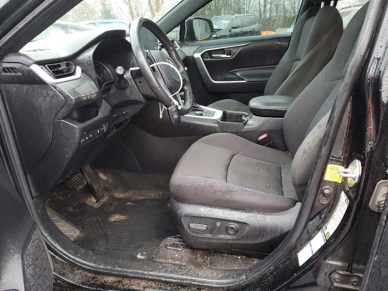 2022 TOYOTA RAV4 SE photo 13