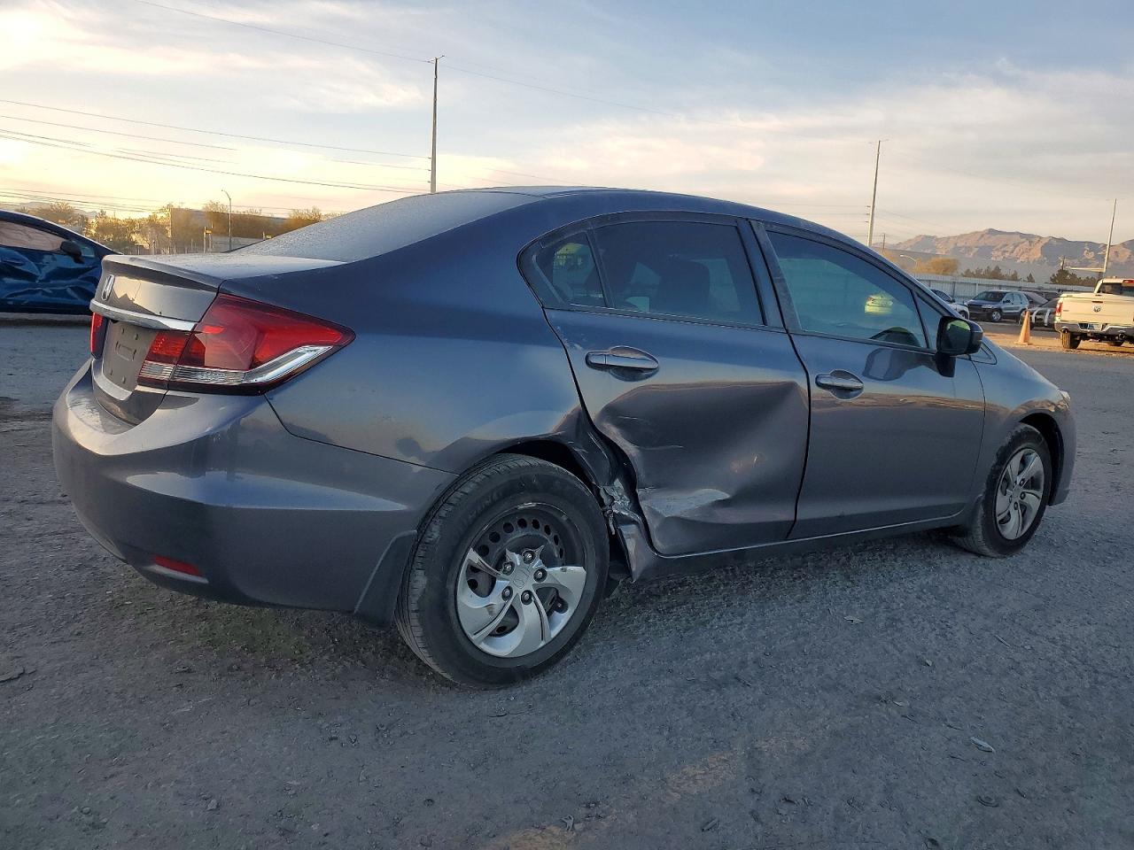 2015 HONDA CIVIC LX photo 5