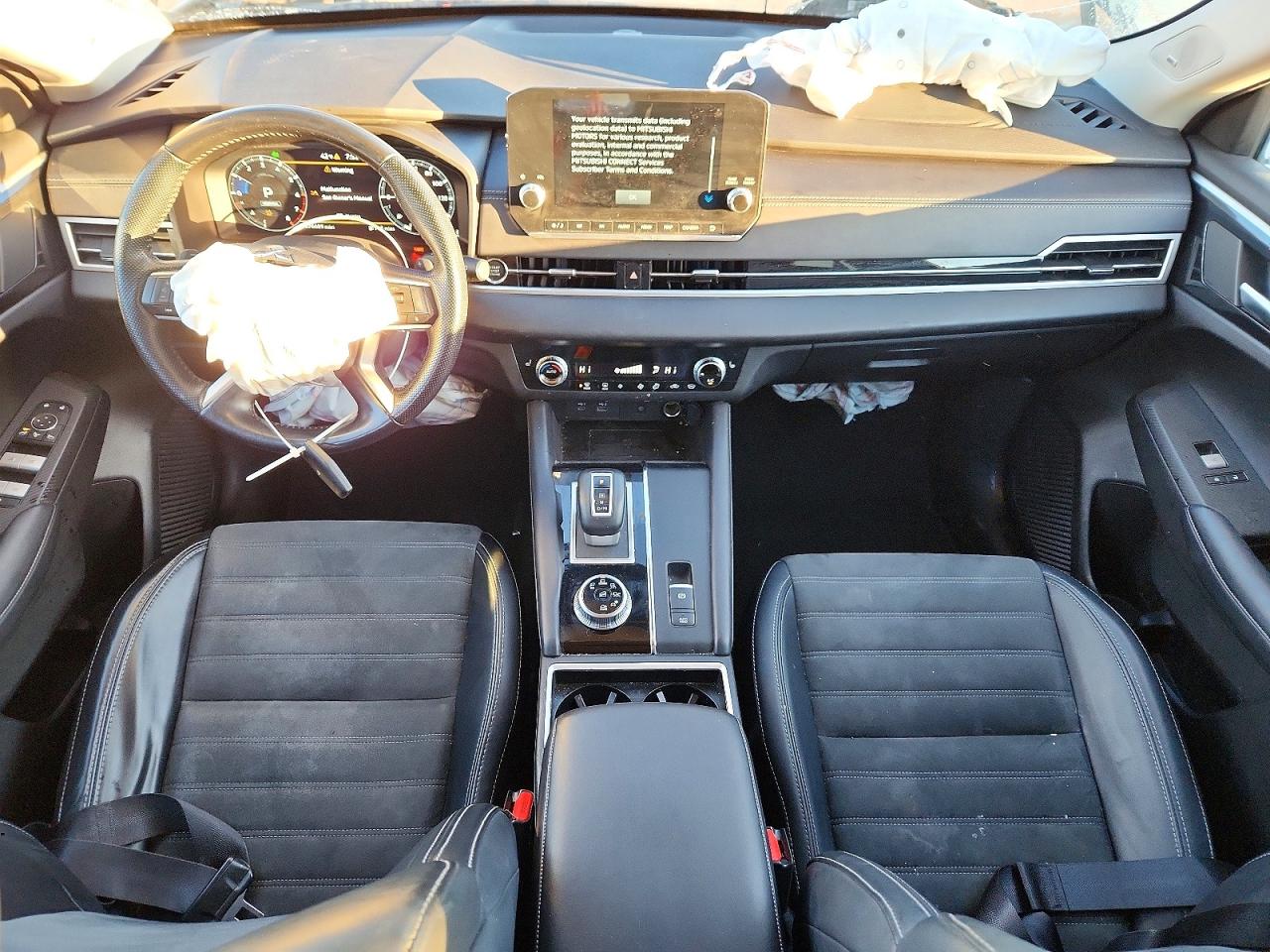 2024 MITSUBISHI OUTLANDER SE photo 8
