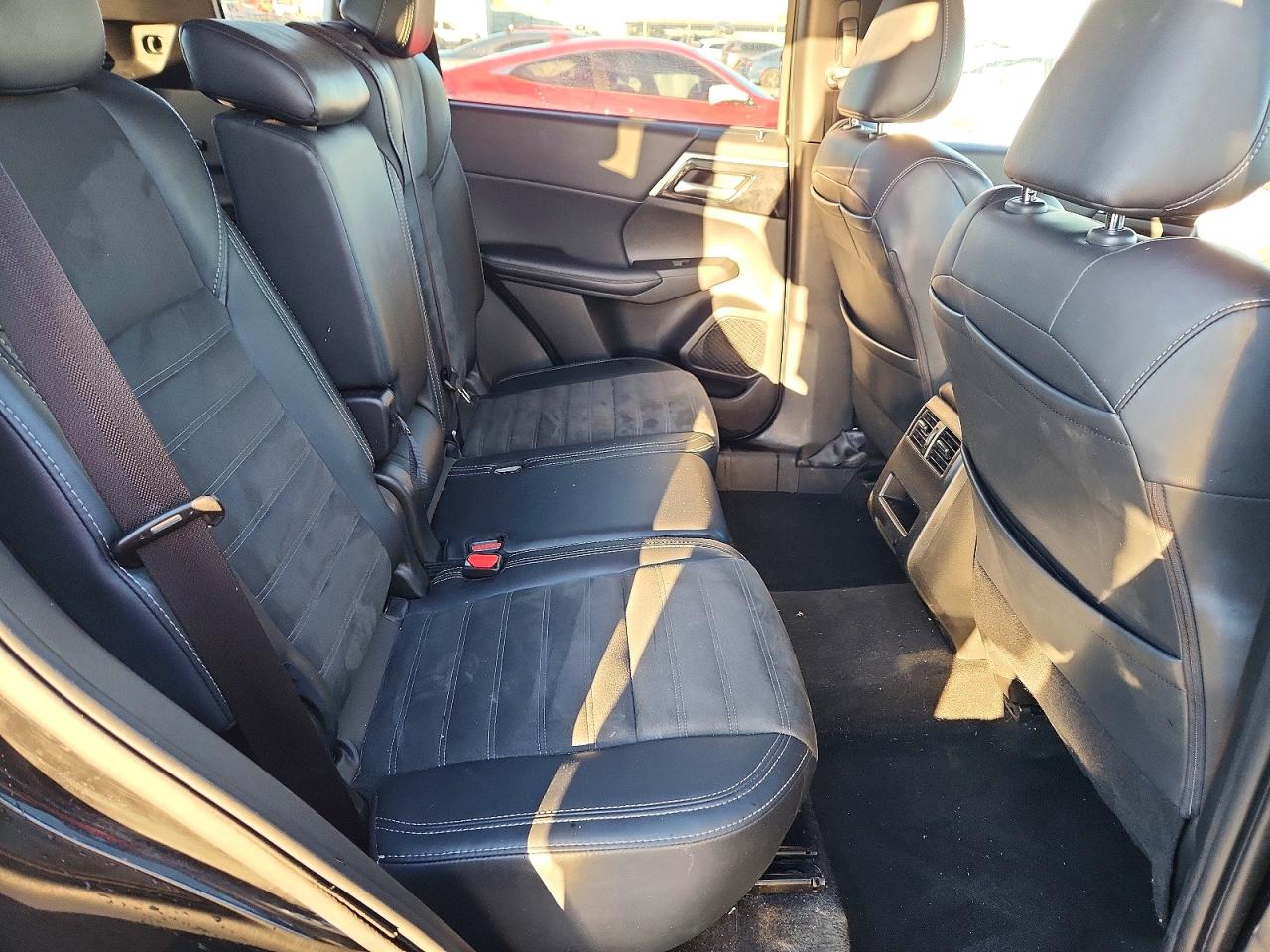 2024 MITSUBISHI OUTLANDER SE photo 10