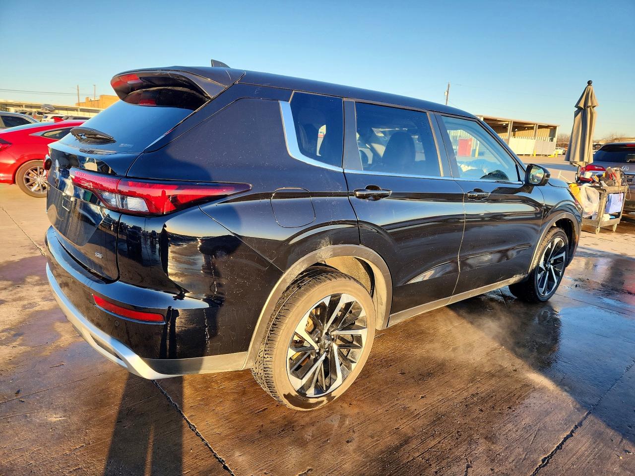 2024 MITSUBISHI OUTLANDER SE photo 3