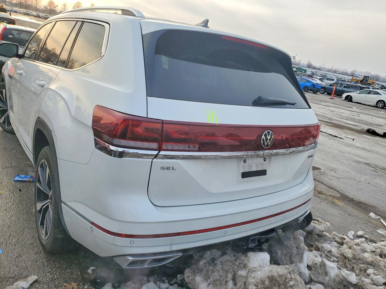 2024 VOLKSWAGEN ATLAS SEL PREMIUM R-LINE photo 11