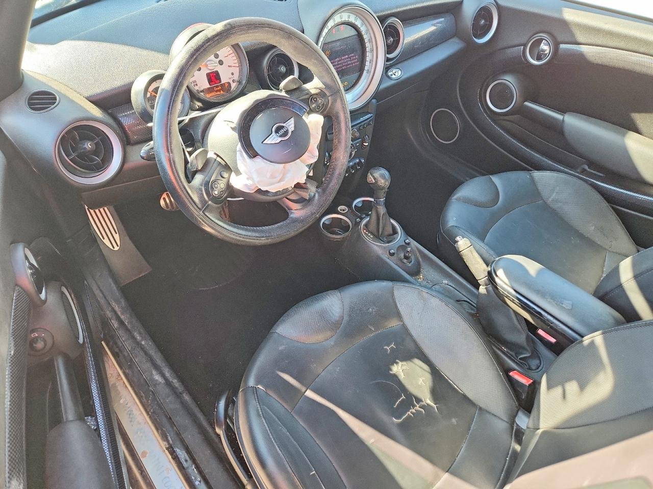 2014 MINI COOPER S photo 15