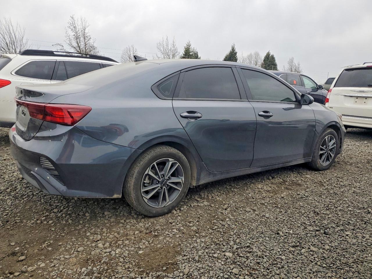 2024 KIA FORTE LX photo 3
