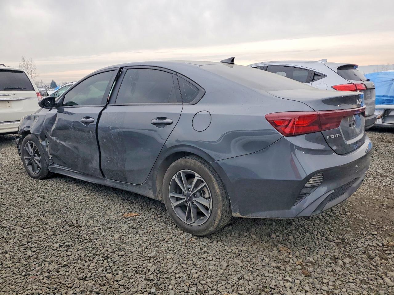 2024 KIA FORTE LX photo 2