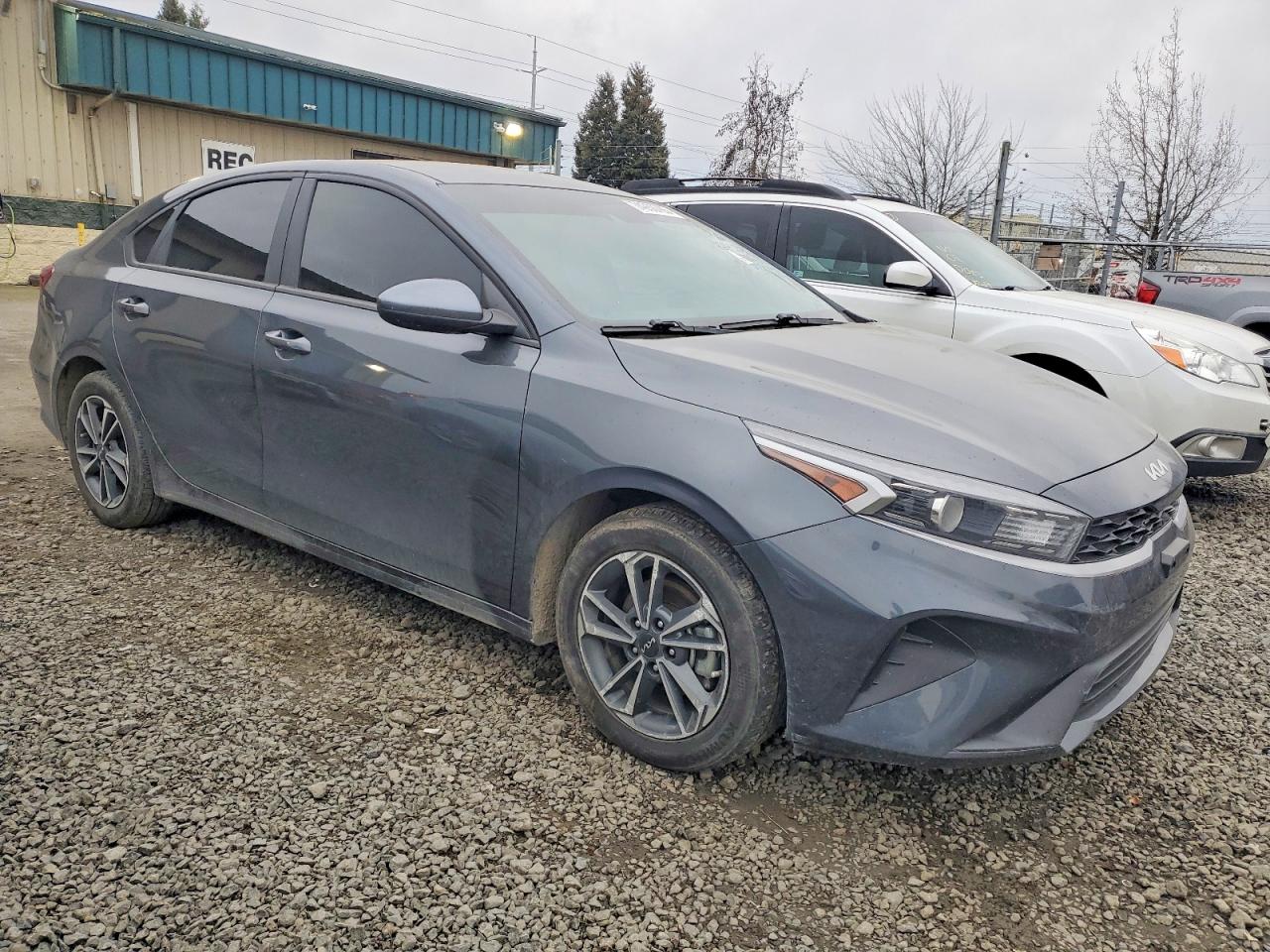 2024 KIA FORTE LX photo 4