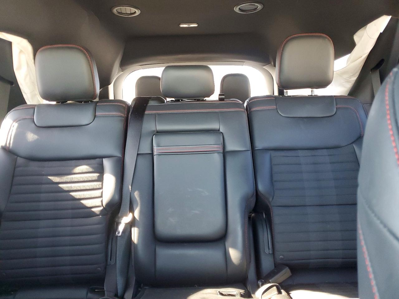 2025 FORD EXPLORER ST-LINE photo 28