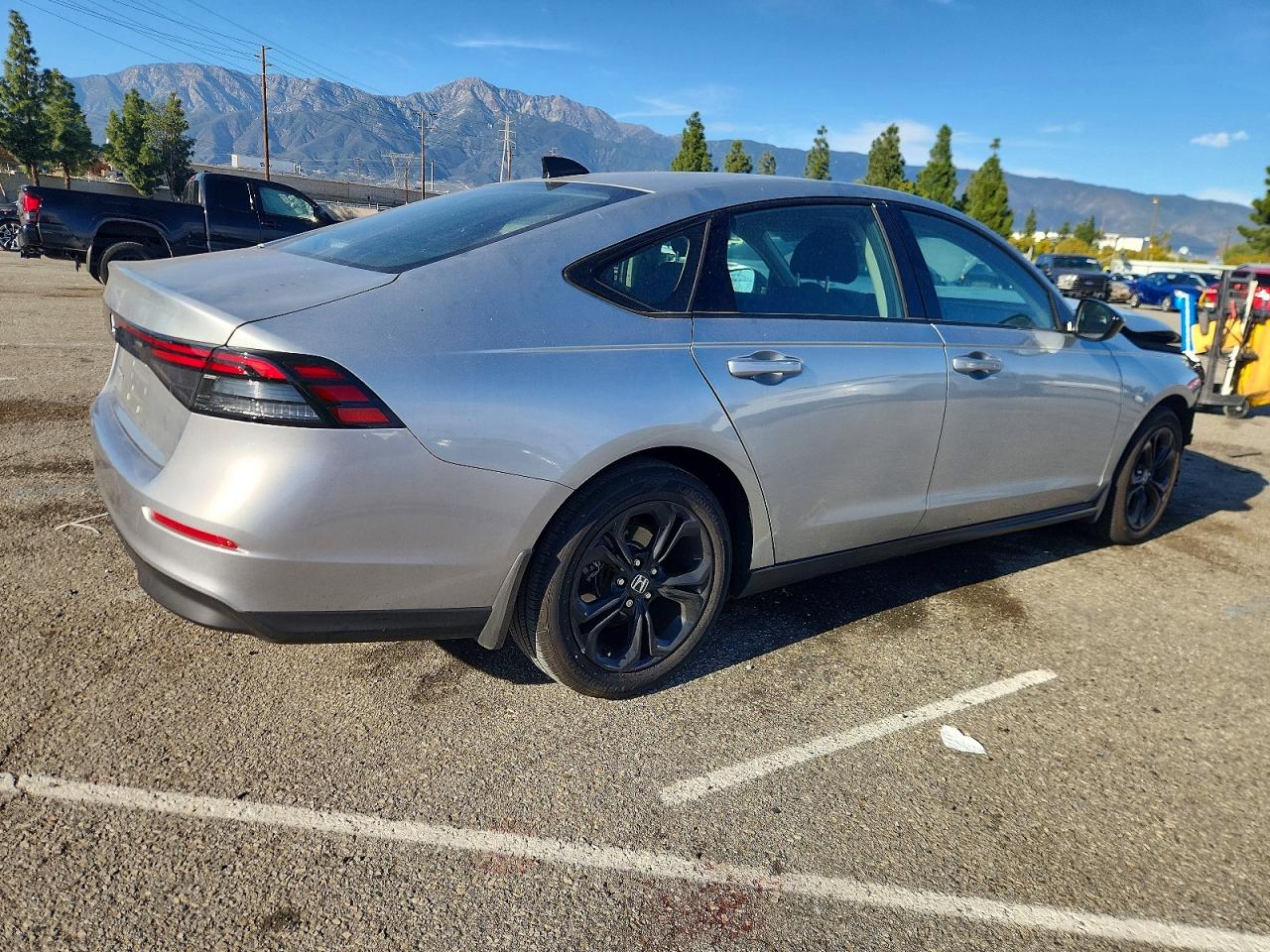2025 HONDA ACCORD SE photo 3