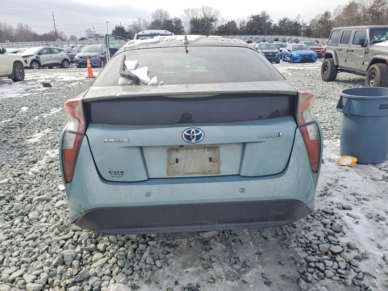 2018 TOYOTA PRIUS photo 6
