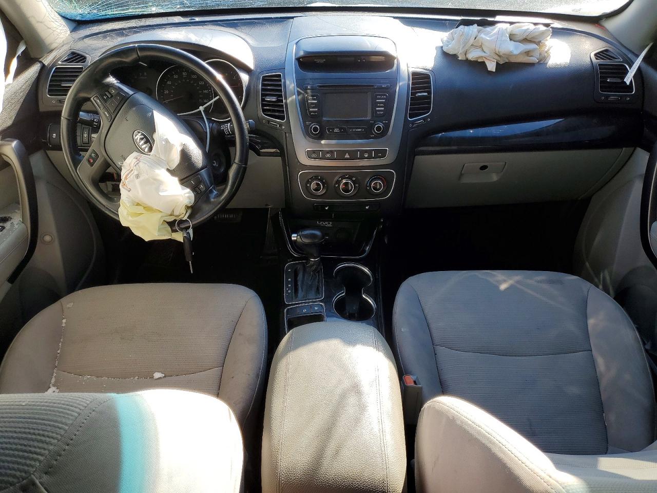 2014 KIA SORENTO LX photo 15