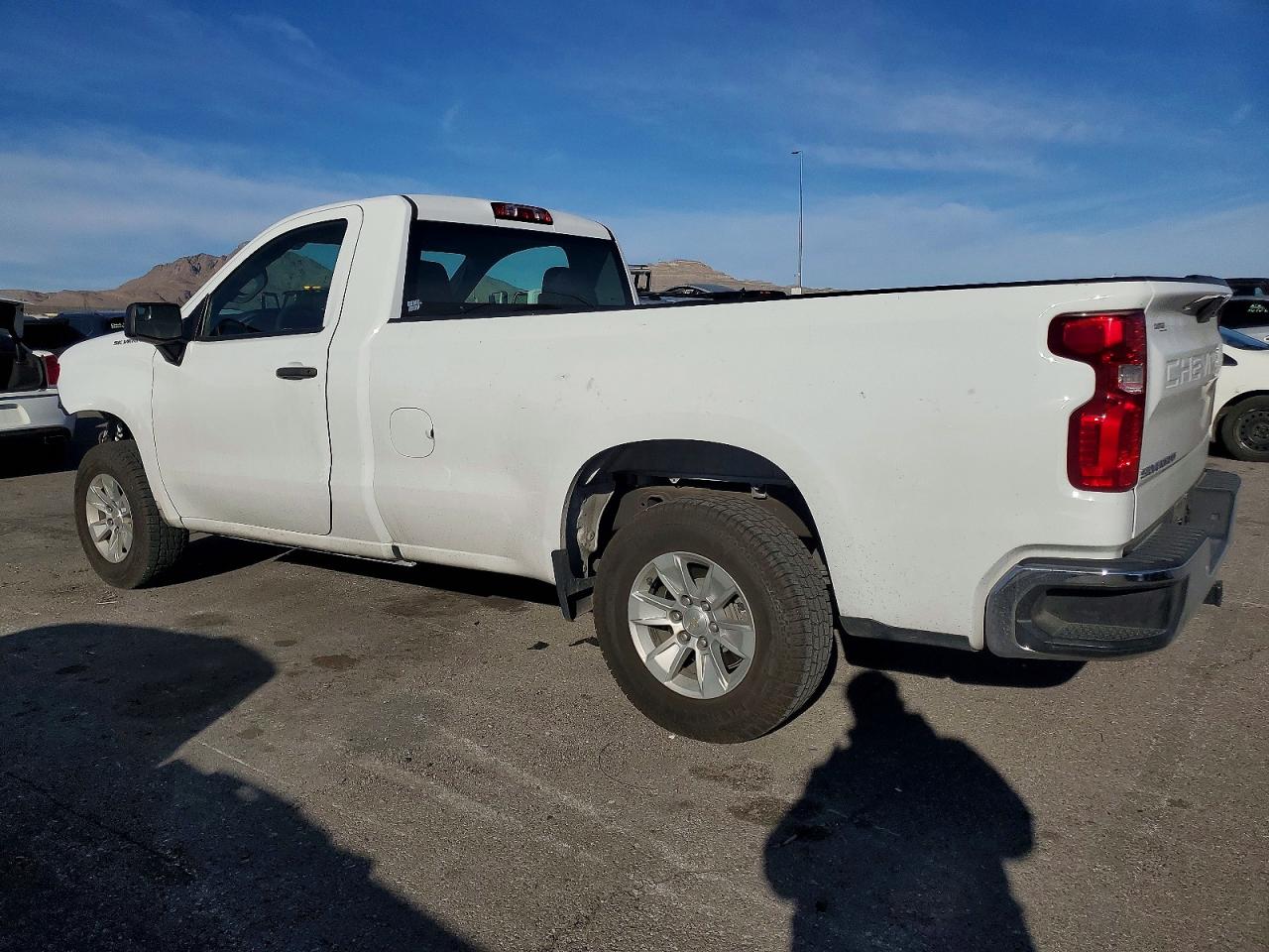 2021 CHEVROLET SILVERADO C1500 photo 2