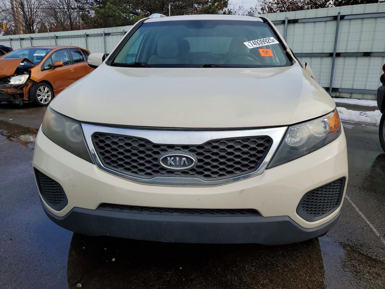 2011 KIA SORENTO LX photo 9