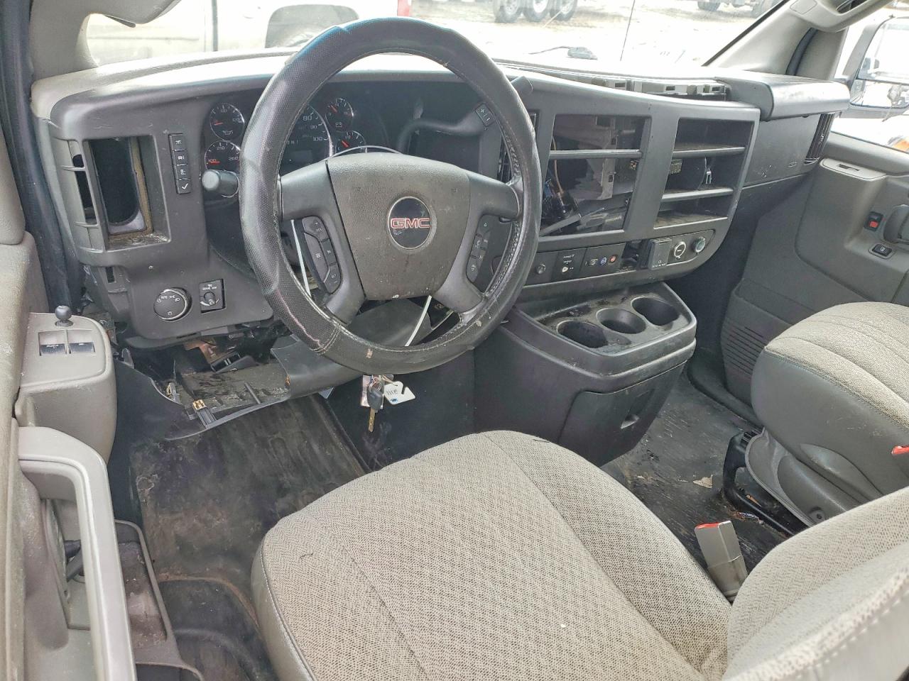 2021 GMC SAVANA G3500 photo 22