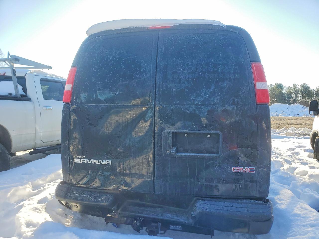 2021 GMC SAVANA G3500 photo 16