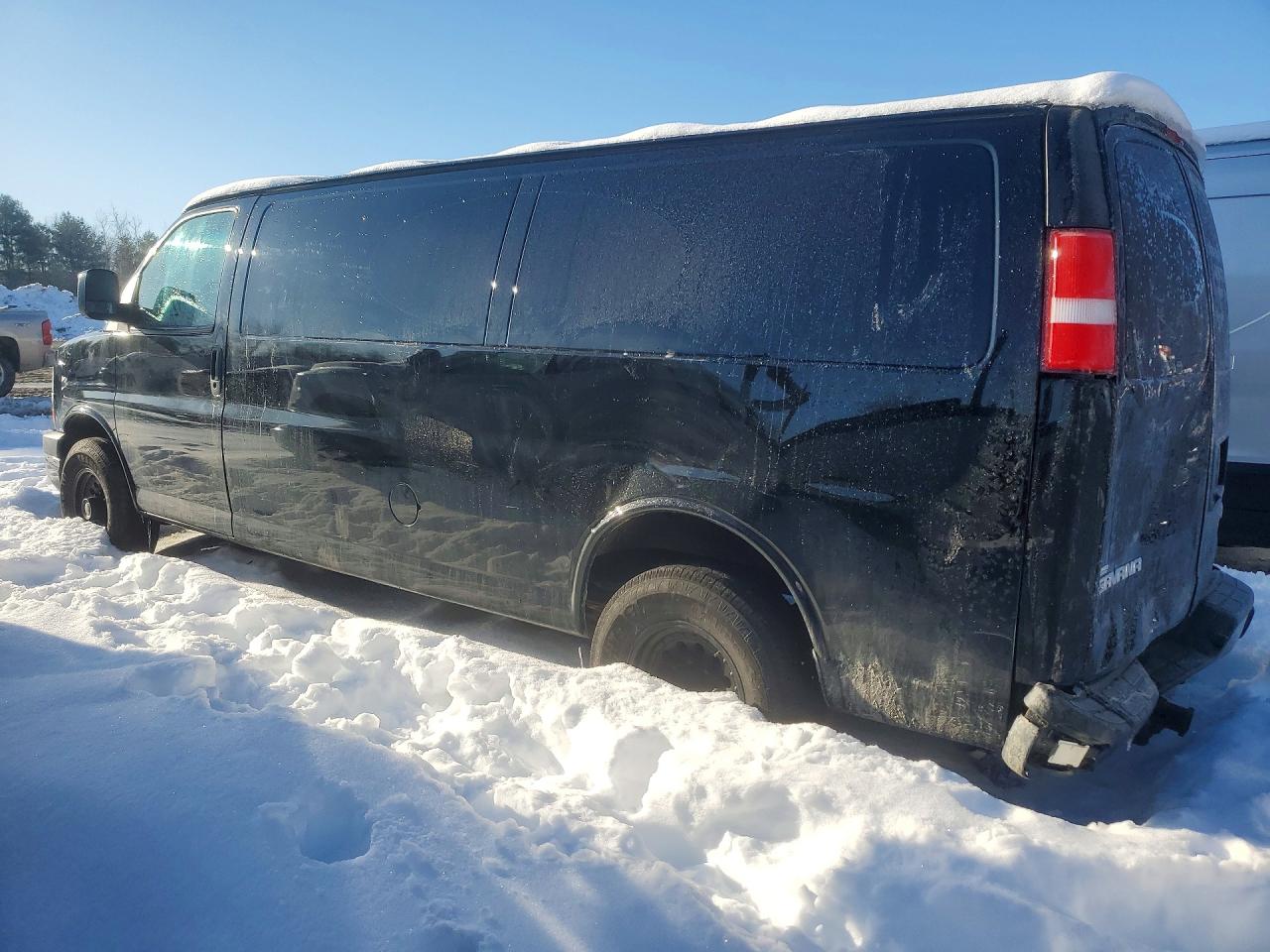 2021 GMC SAVANA G3500 photo 4