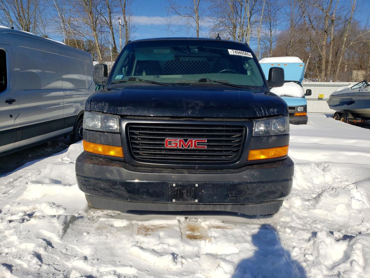2021 GMC SAVANA G3500 photo 13