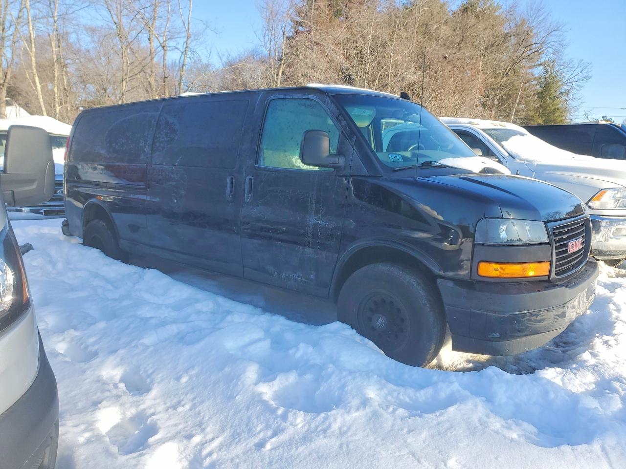 2021 GMC SAVANA G3500 photo 10