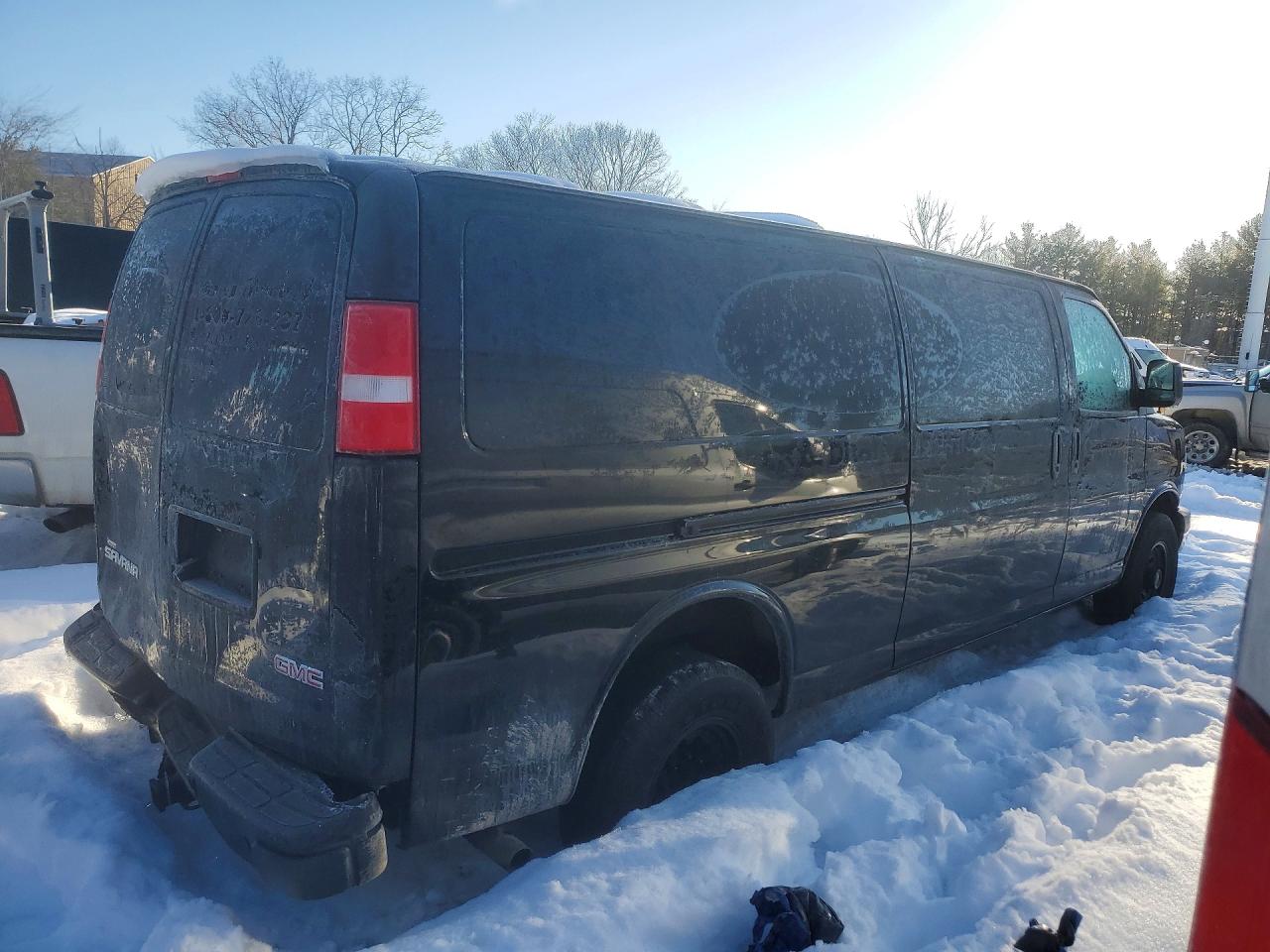 2021 GMC SAVANA G3500 photo 7