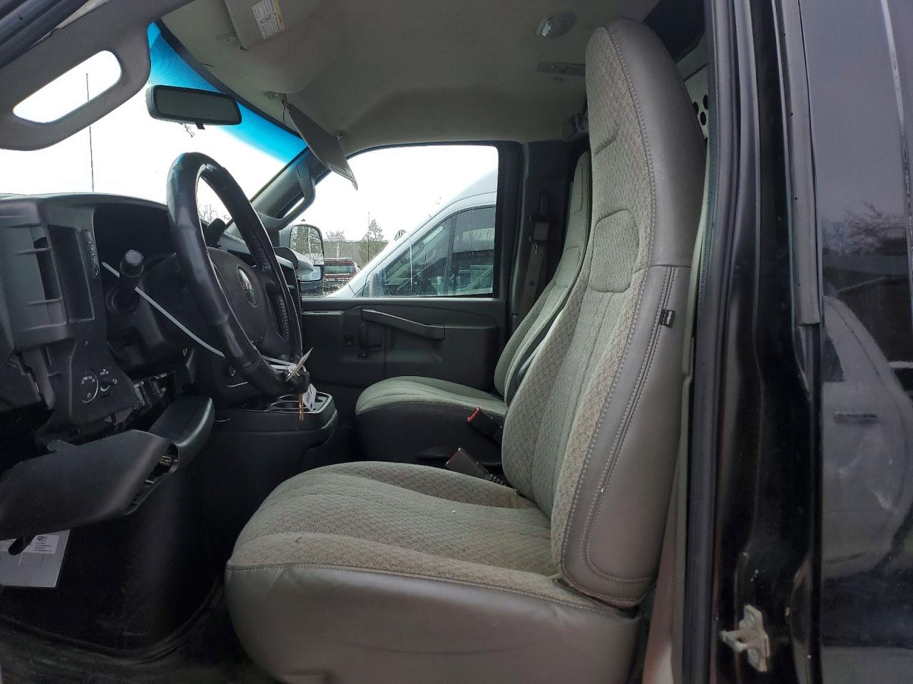 2021 GMC SAVANA G3500 photo 19