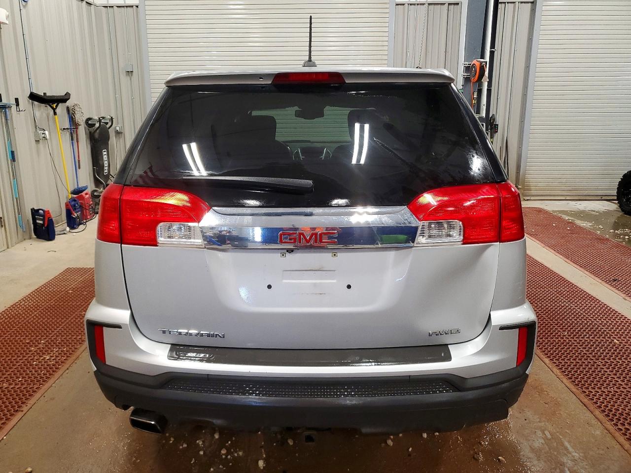 2017 GMC TERRAIN SLE photo 11