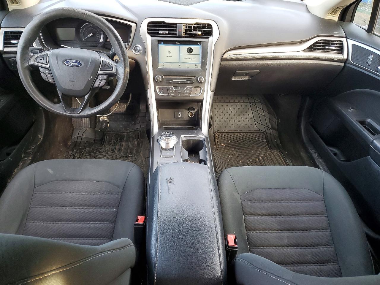2018 FORD FUSION SE photo 8