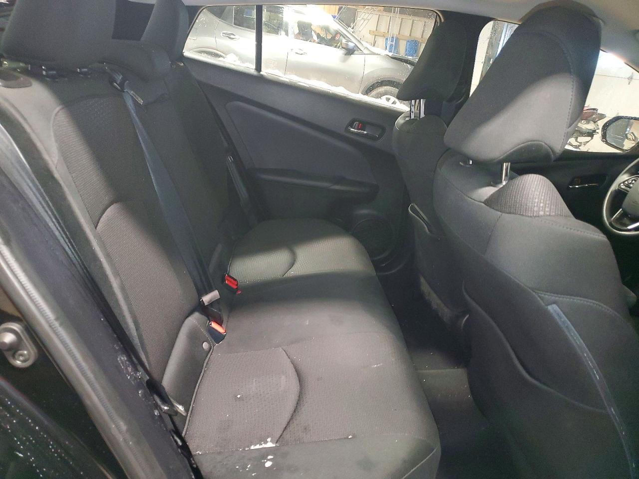 2019 TOYOTA PRIUS photo 19