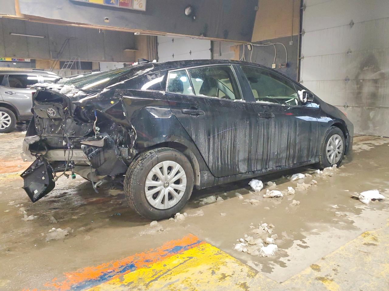 2019 TOYOTA PRIUS photo 5