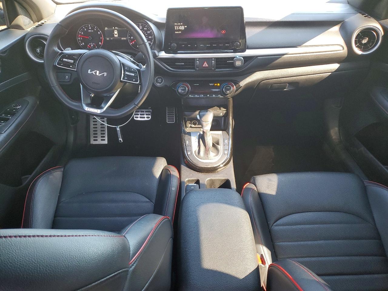 2024 KIA FORTE GT photo 8